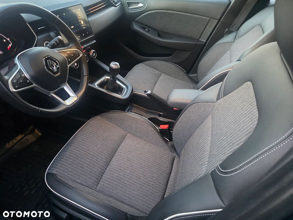 Renault Clio - 30
