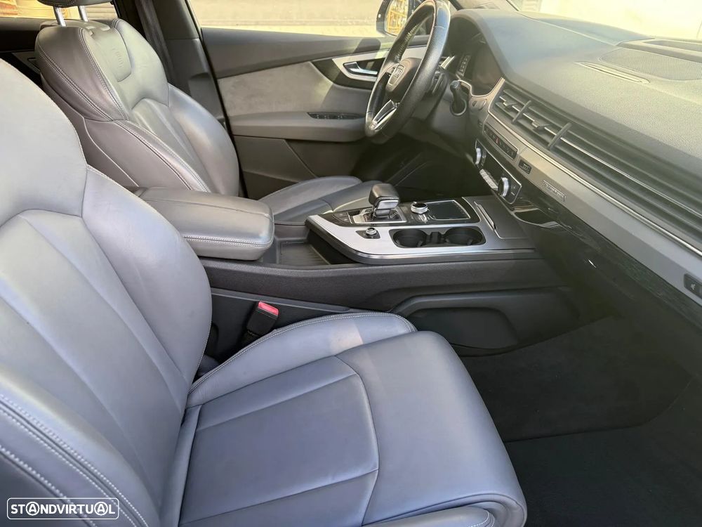 Audi Q7 3.0 TDI quattro S-line Tiptronic - 23