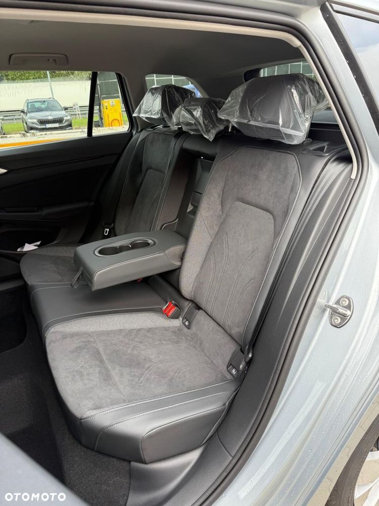 Volkswagen Golf - 33