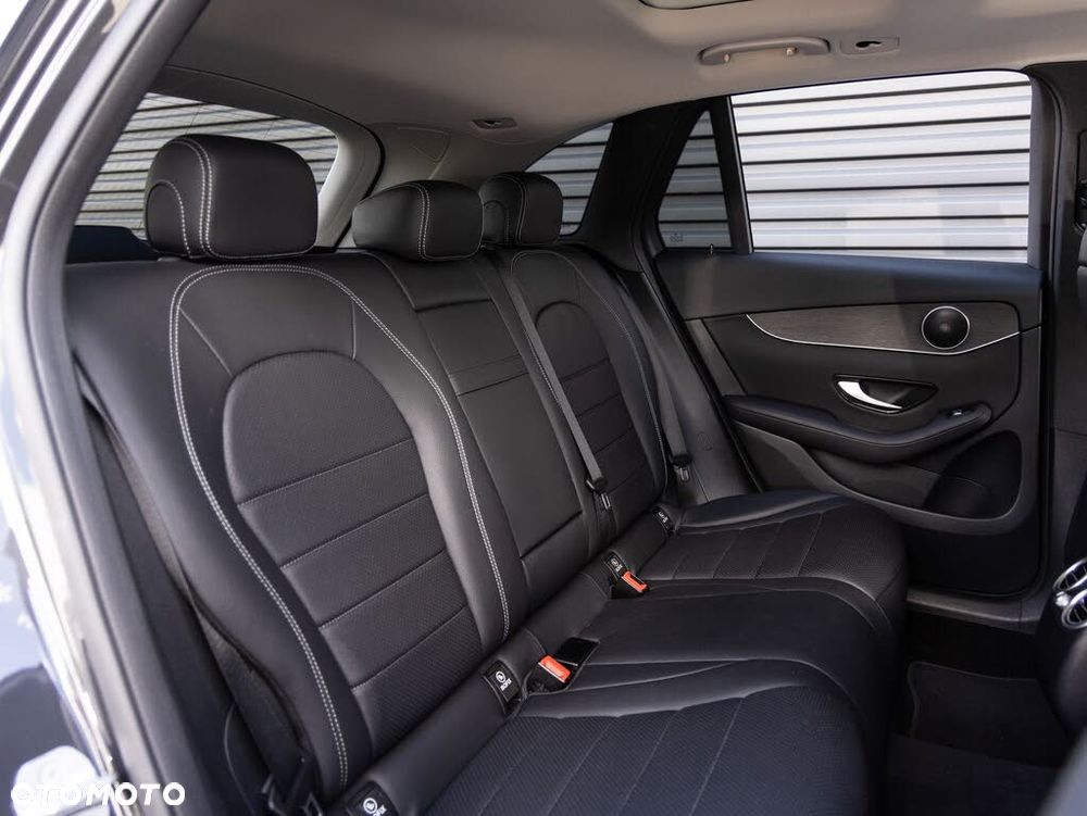 Mercedes-Benz GLC 300 4Matic 9G-TRONIC - 26