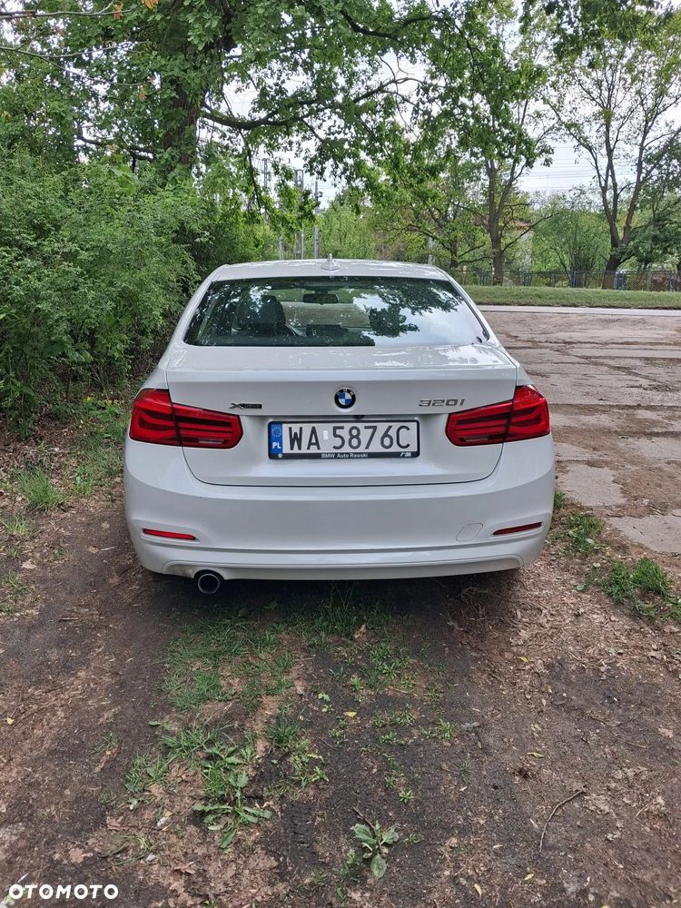 BMW Seria 3 320i xDrive - 3