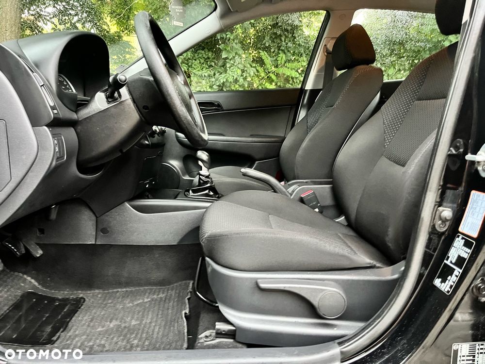 Hyundai i30 1.4 Blue Comfort - 24