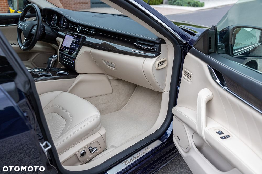 Maserati Quattroporte GranLusso S - 30