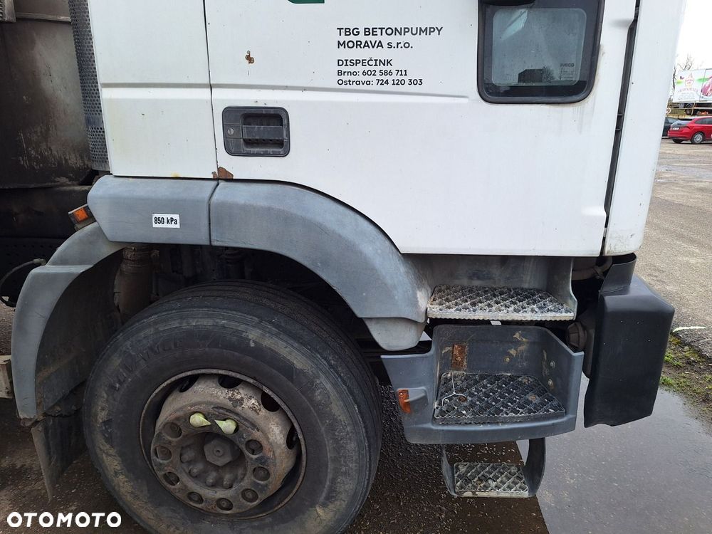 Iveco Eurotrakker 260E38 6X4 + Cifa 32 - 40