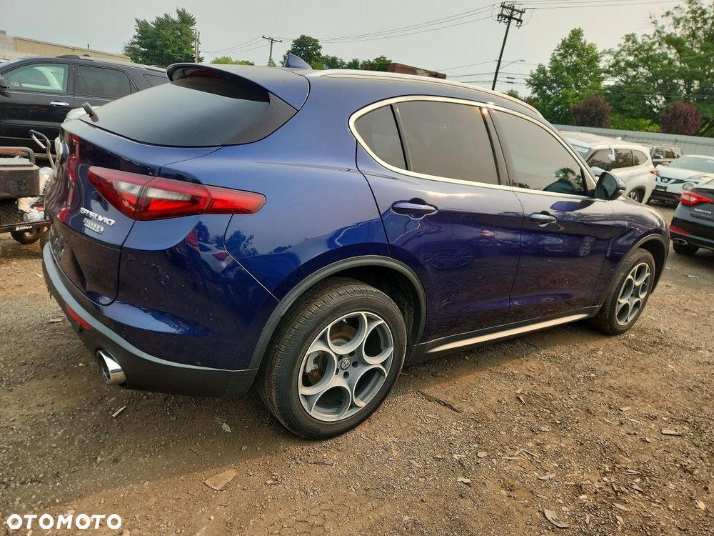 Alfa Romeo Stelvio - 4