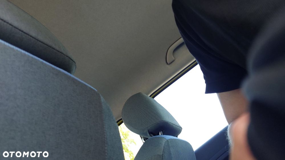 Skoda Fabia 1.2 HTP Cool Colour Edition - 14