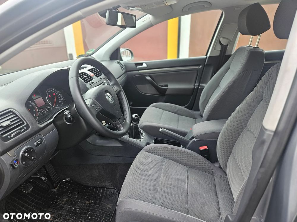 Volkswagen Golf 1.6 Comfortline - 4