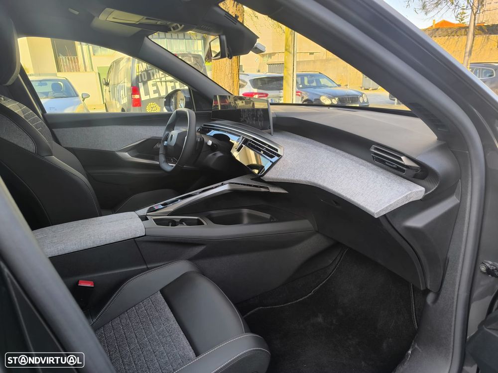 Peugeot 3008 1.2 Hybrid Allure e-DCS6 - 19