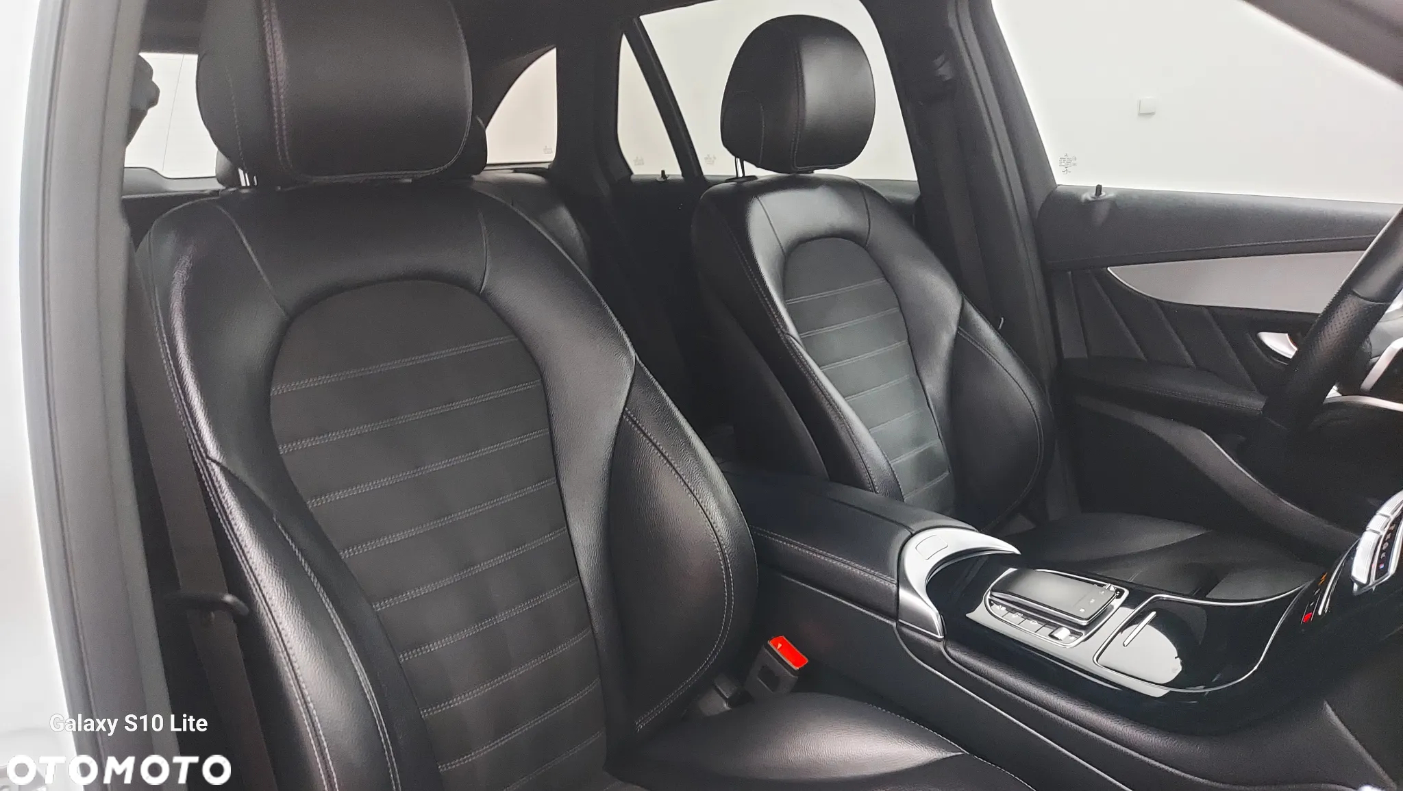 Mercedes-Benz GLC 220 d 4Matic 9G-TRONIC AMG Line - 20