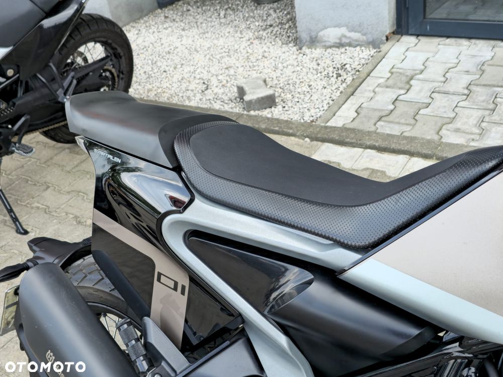 Husqvarna Svartpilen - 12