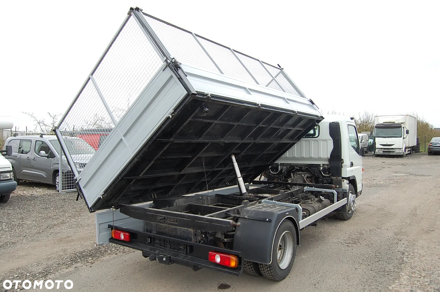 Mitsubishi Fuso Canter - 3