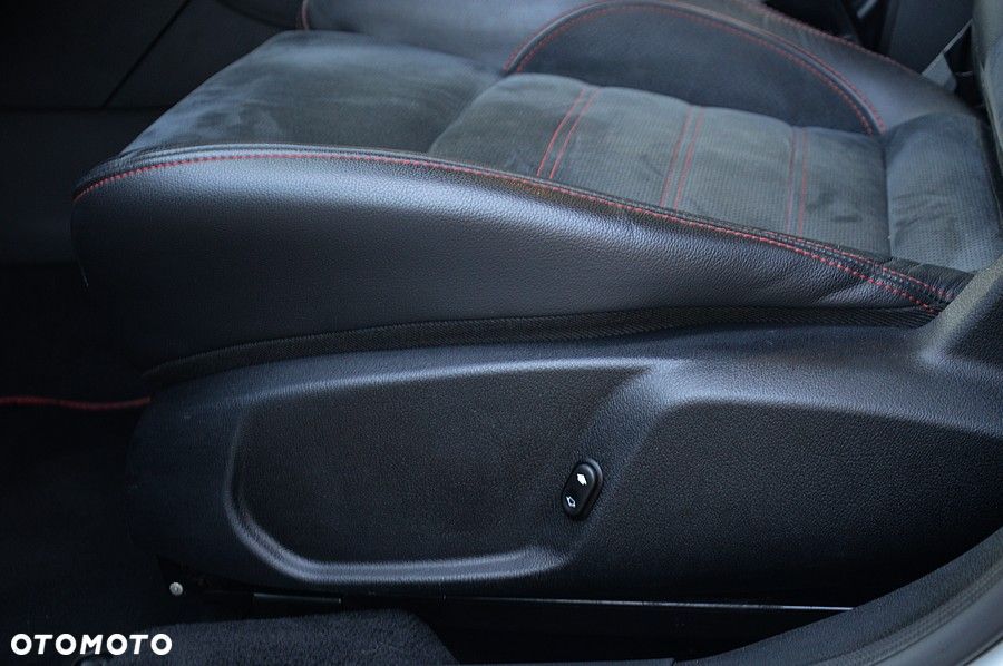 Ford Mondeo 2.0 EcoBoost Titanium S - 36
