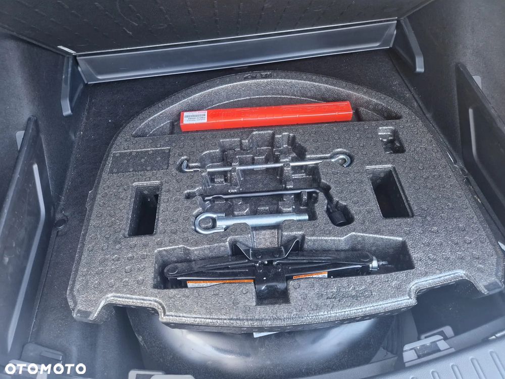 Toyota Corolla 1.8 Hybrid Comfort - 22