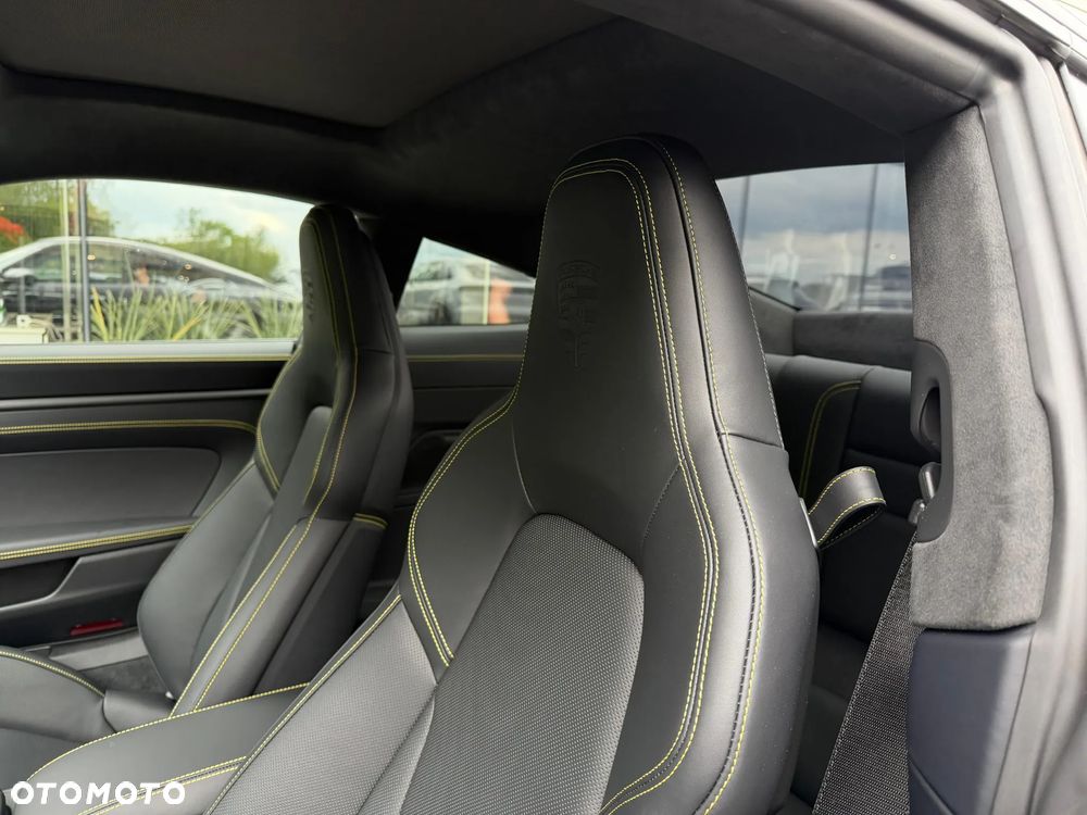 Porsche 911 Carrera S - 19