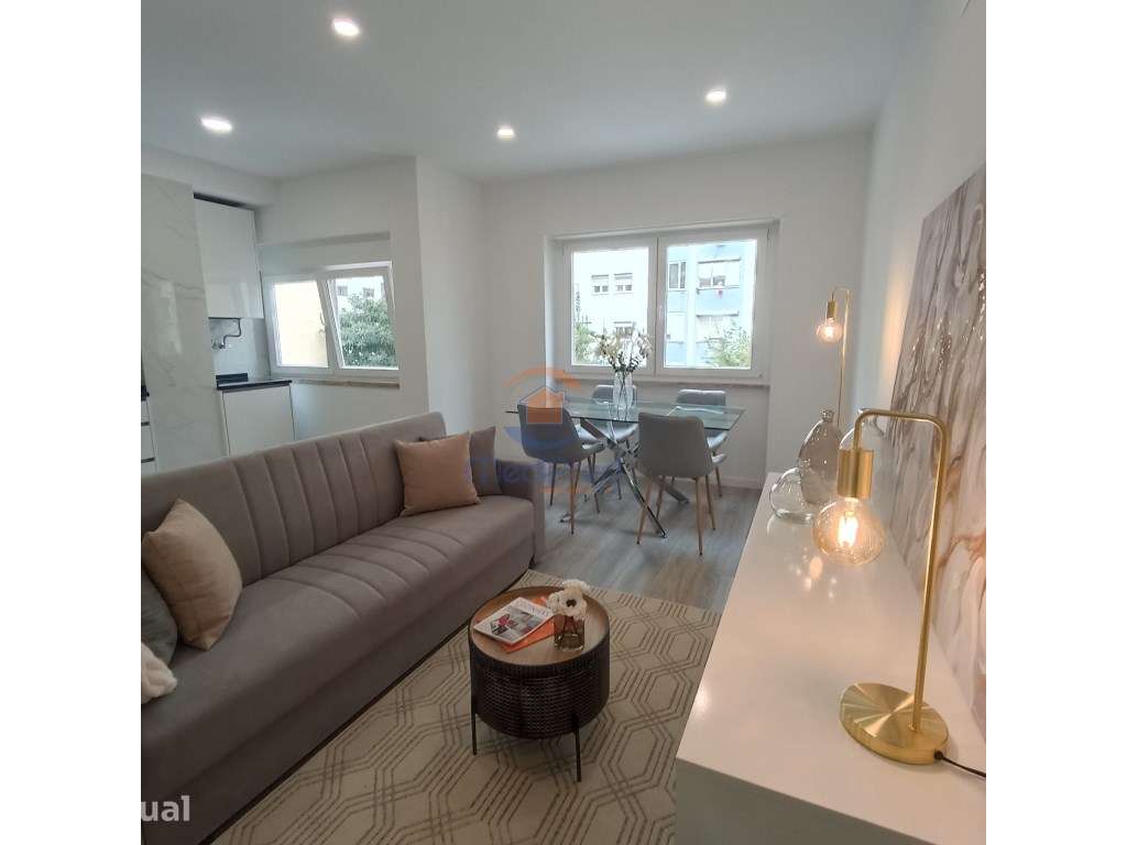 Apartamento T3 Totalmente Remodelado, com varanda | Centro de Benfi... - Grande imagem: 4/10
