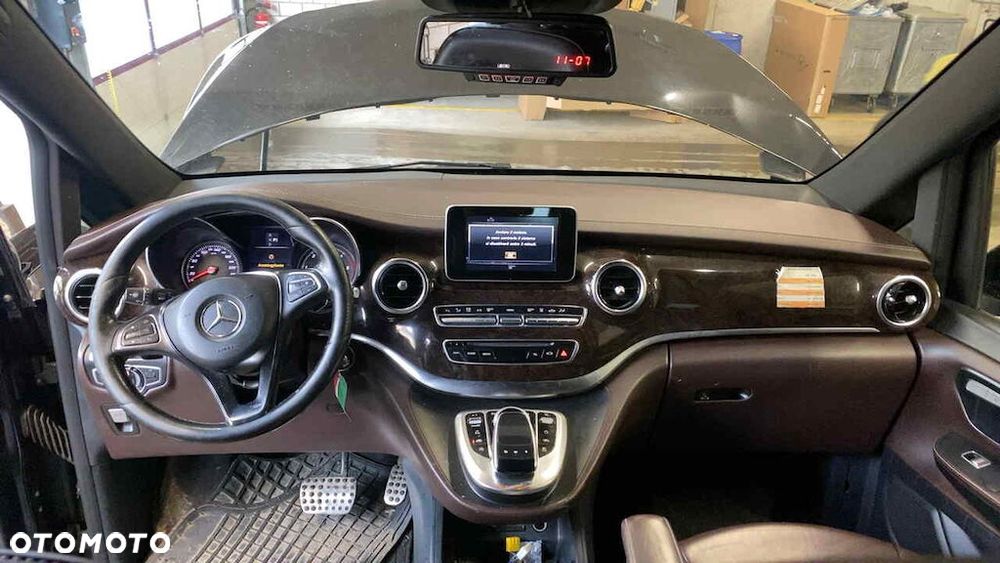 Mercedes-Benz Klasa V 250 (BlueTEC) d extralang 4Matic 7G-TRONIC Avantgarde - 7