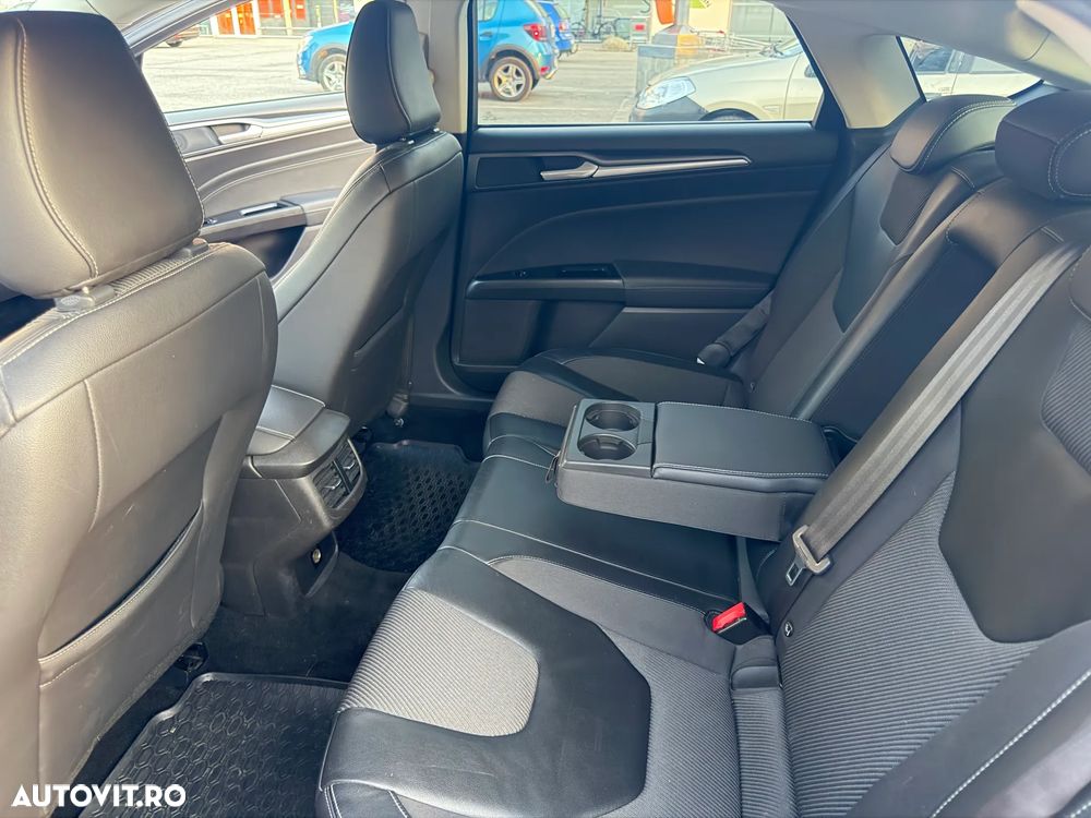 Ford Mondeo 2.0 TDCI PowerShift Titanium - 17