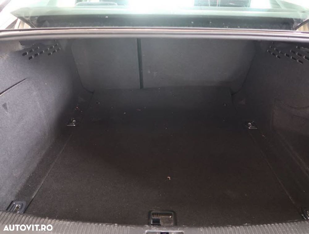 Audi A4 Limuzina 2.0 TDI DPF S line Sportpaket - 9