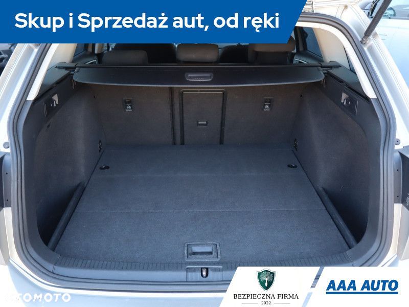 Volkswagen Golf Variant - 15