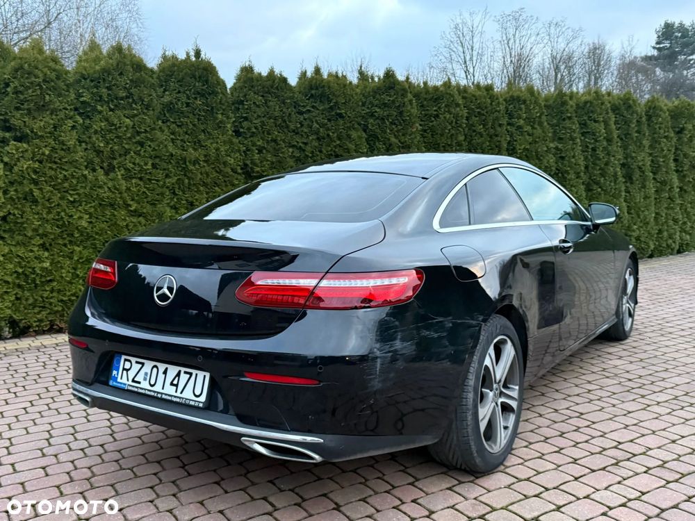 Mercedes-Benz Klasa E 200 4-Matic 9G-TRONIC - 12