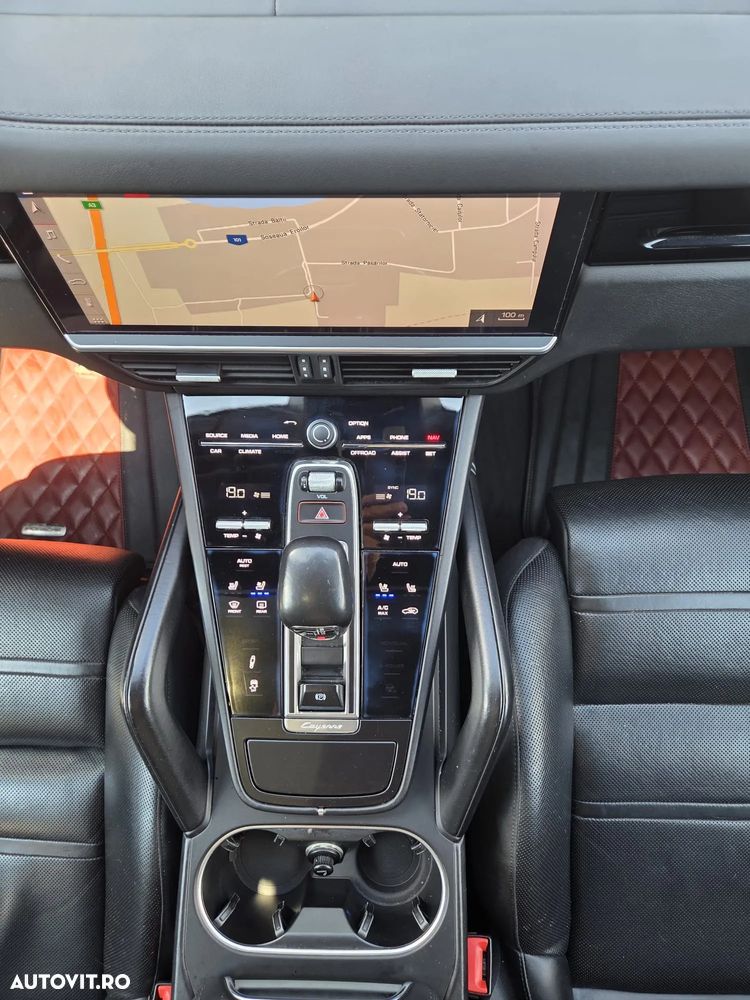 Porsche Cayenne Tiptronic S - 12
