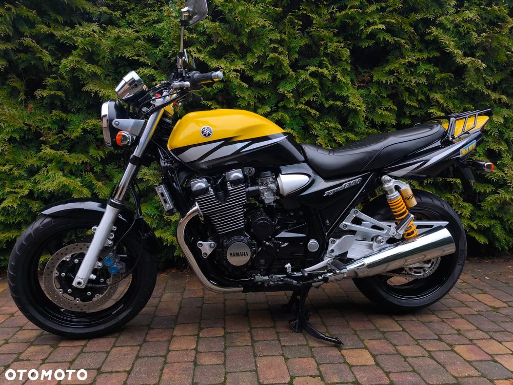Yamaha XJR - 6