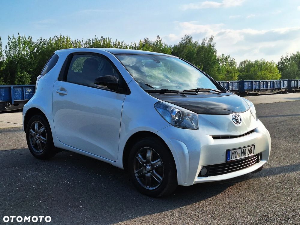 Toyota iQ 1.0 + - 26