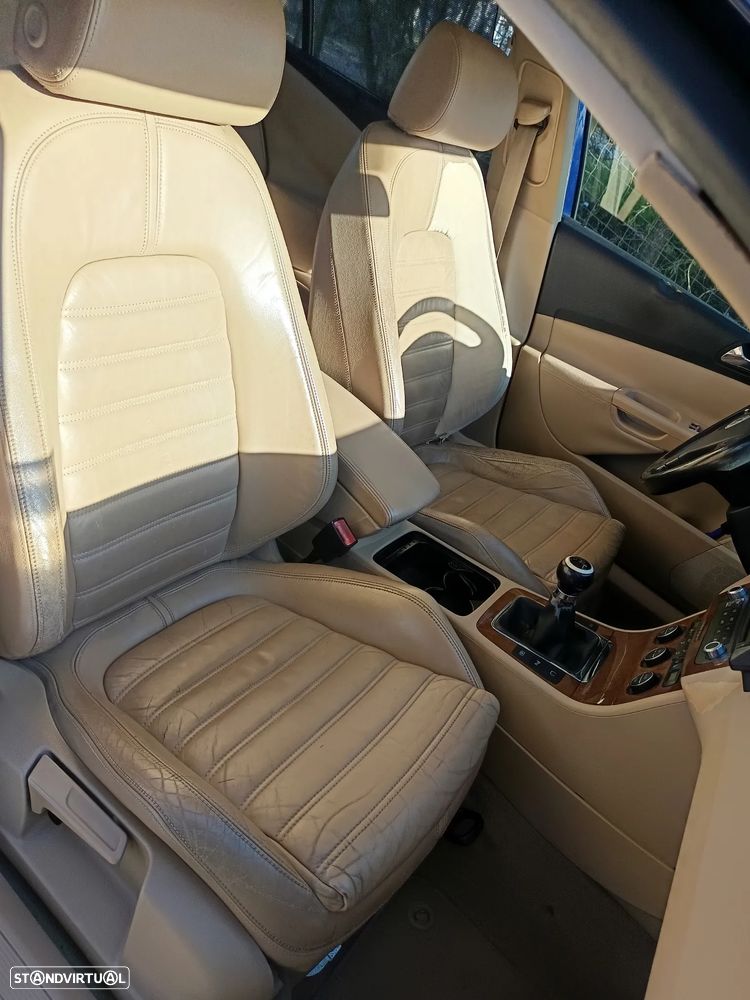 VW Passat 2.0 TDI Highline - 8