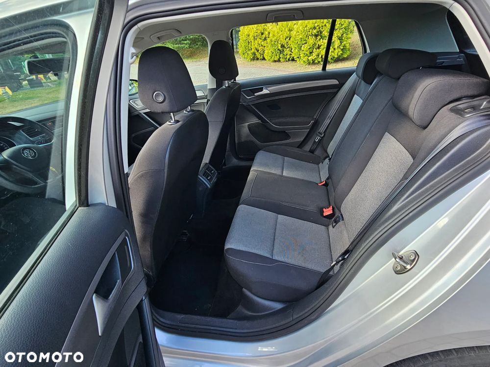 Volkswagen Golf 1.2 TSI BMT Comfortline - 14