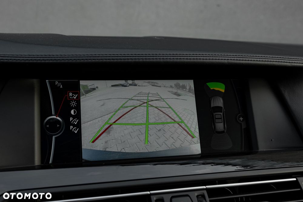 BMW Seria 5 M550d xDrive - 33