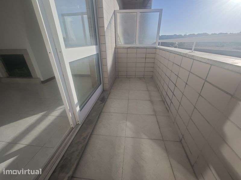 T2 com garagem   varandas - Grande imagem: 2/12