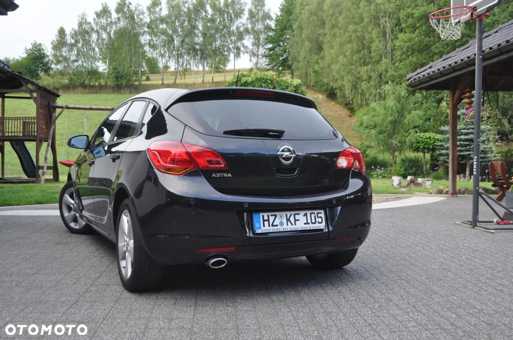 Opel Astra 1.4 Turbo 150 Jahre - 4