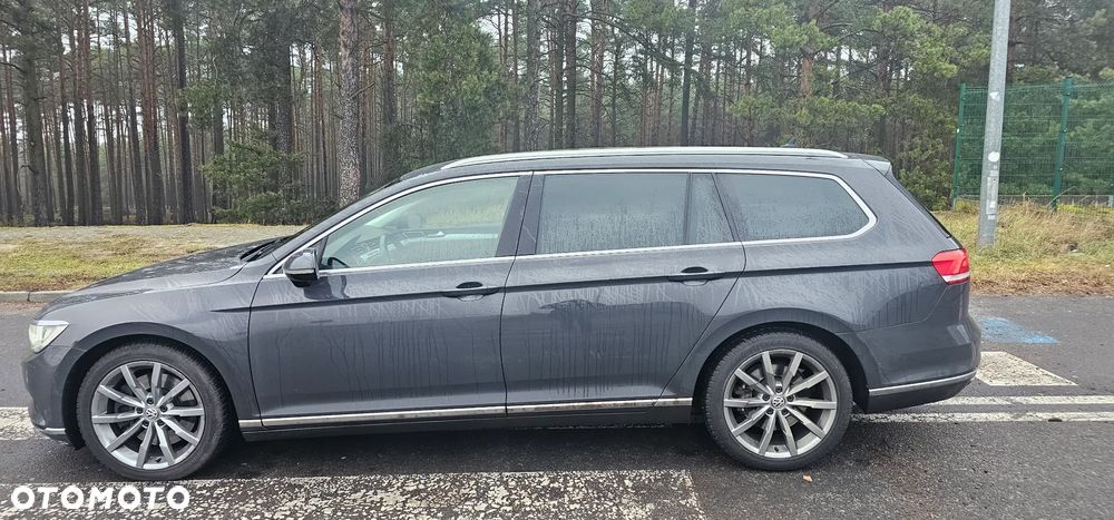 Volkswagen Passat - 1