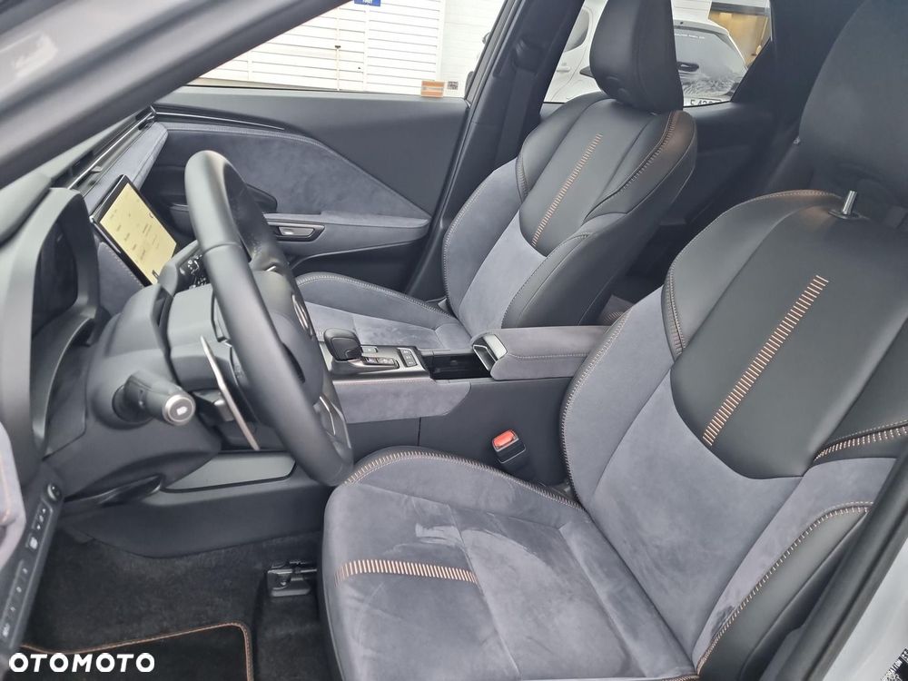 Lexus LBX 1.5 Hybrid Cool - 13