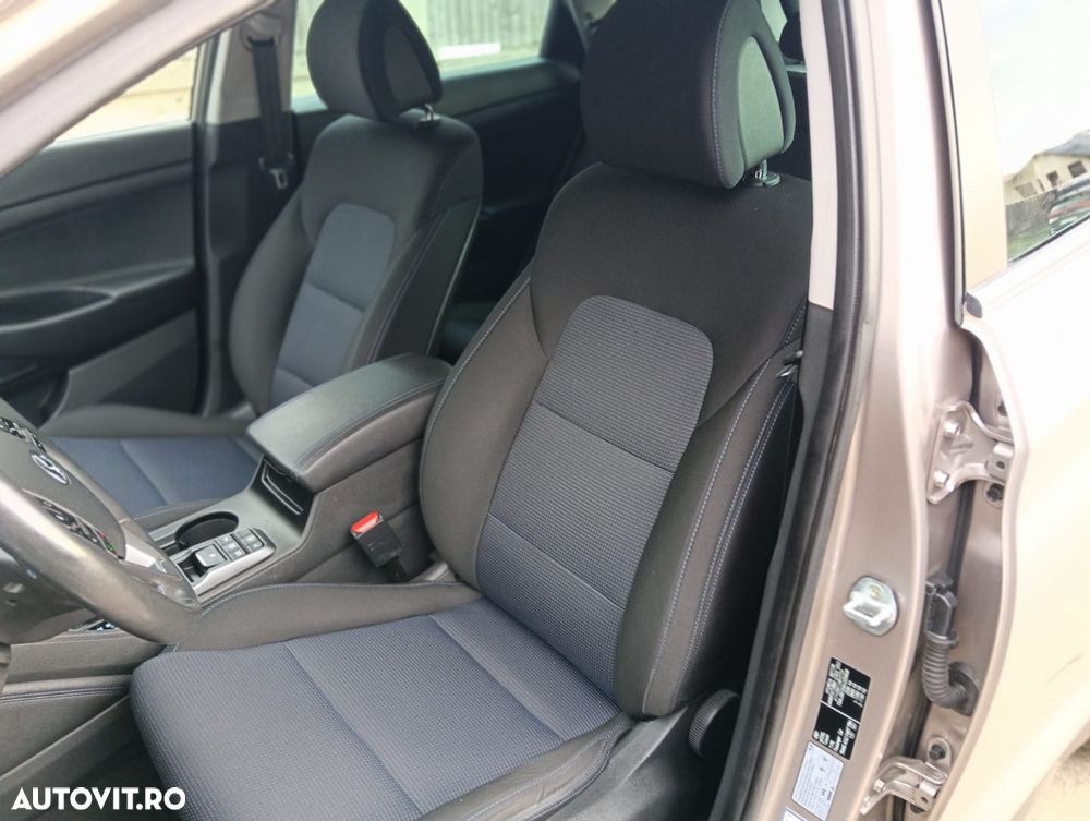 Hyundai Tucson blue 1.7 CRDi 2WD DCT Style - 27