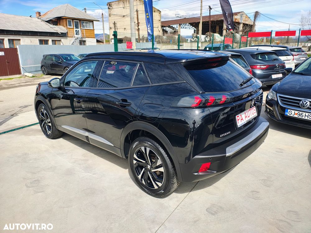 Peugeot 2008 1.5 BlueHDI 130 S&S EAT8 Allure - 4
