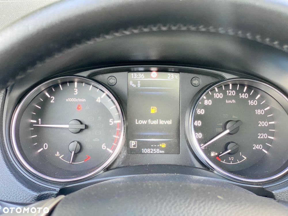 Nissan Qashqai 1.6 dCi Xtronic N-Connecta - 22