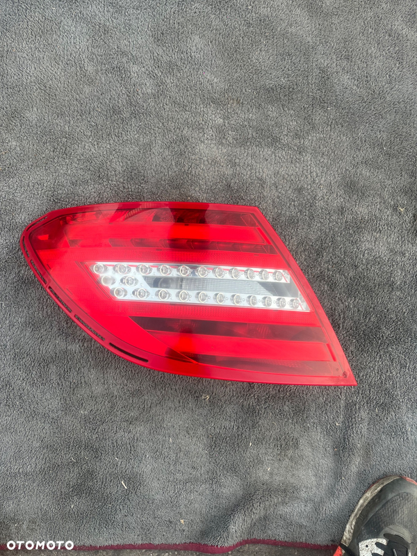 Lampa tył lewa Mercedes C w204 Lift sedan
