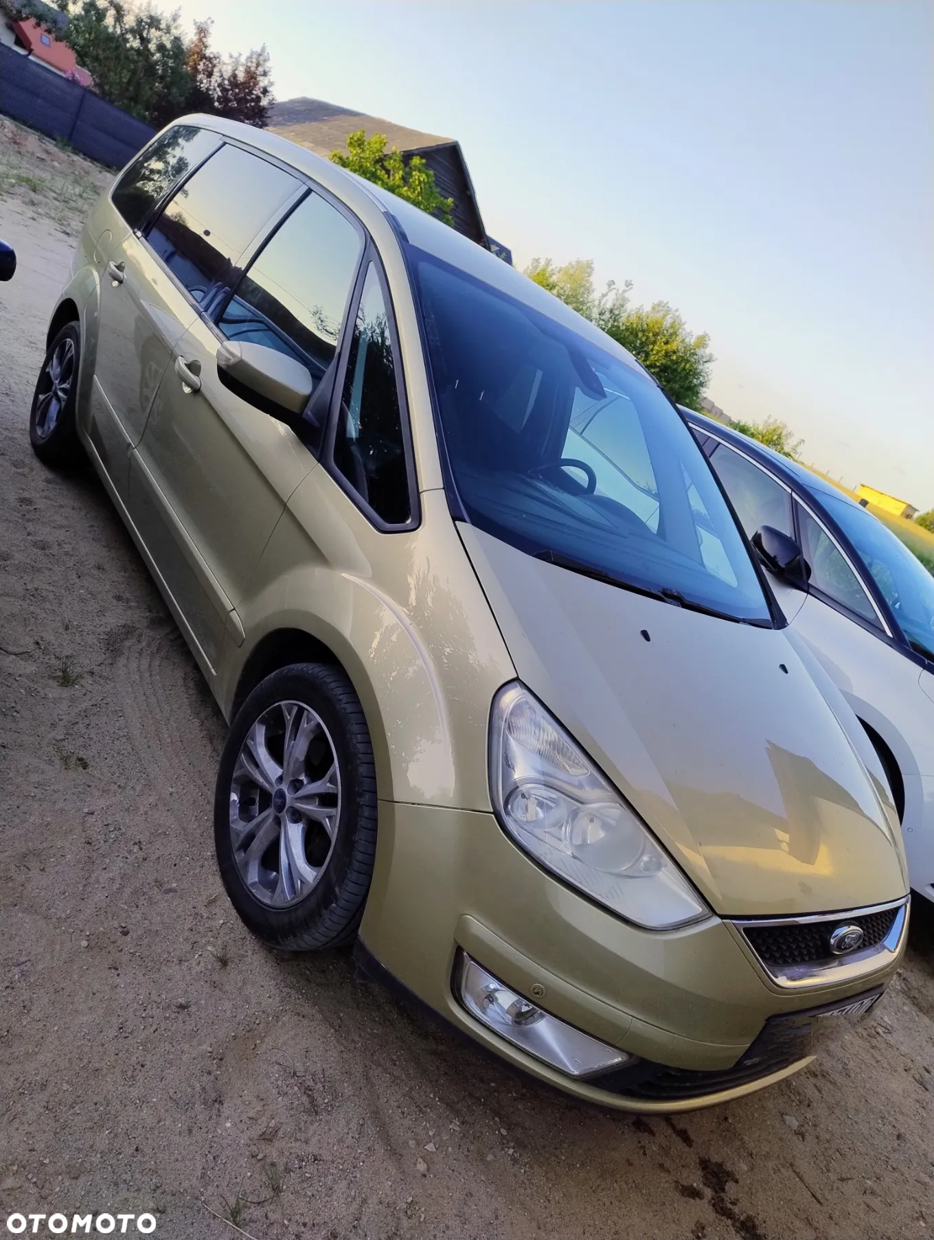 Ford Galaxy - 4
