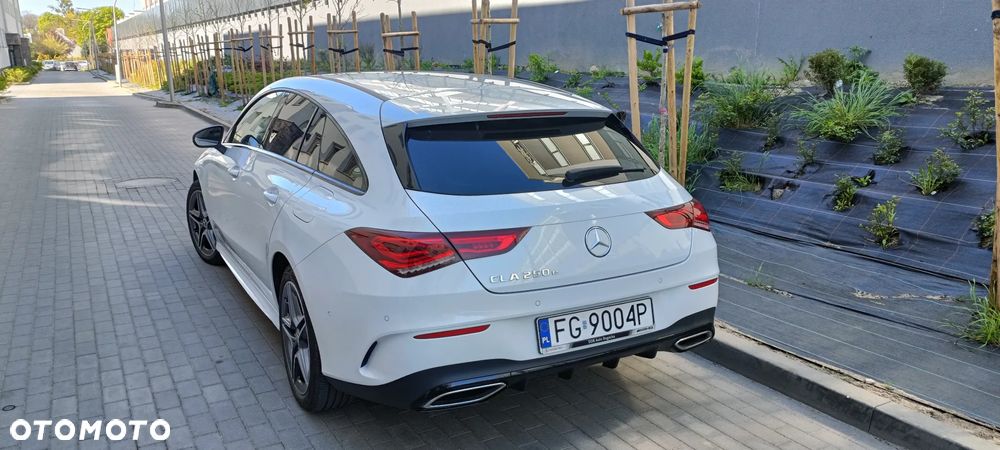 Mercedes-Benz CLA 250 e 8G-DCT AMG Line - 10