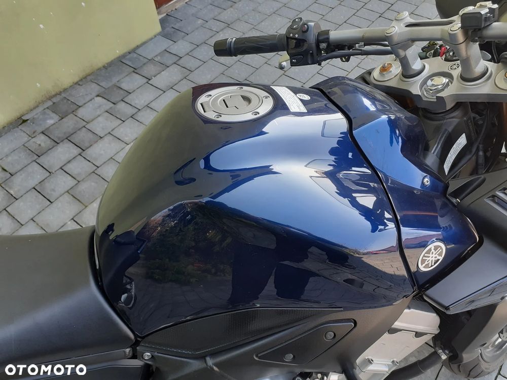 Yamaha FZ - 24