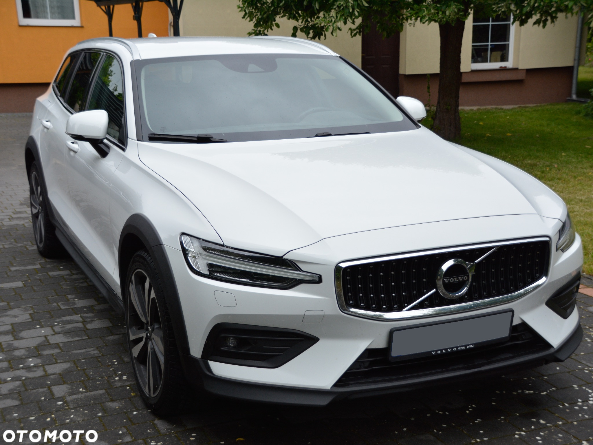 Volvo V60 B5 B R-Design - 5