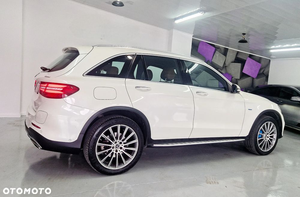 Mercedes-Benz GLC - 12