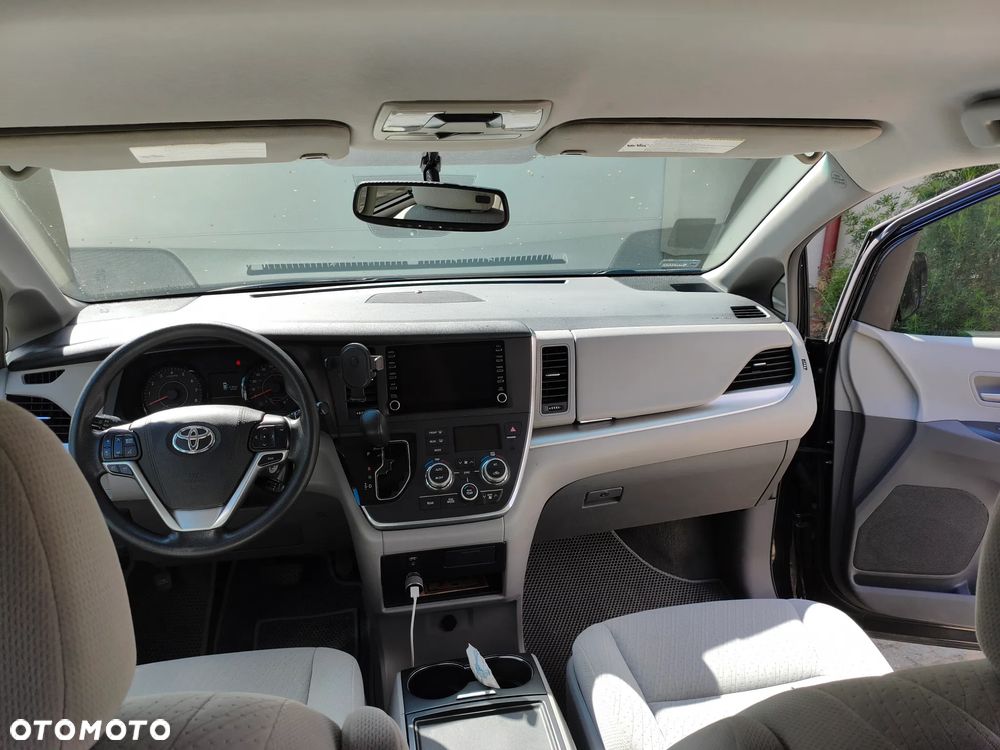 Toyota Sienna 3.5 V6 - 15