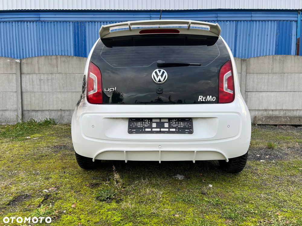 Volkswagen up! (BlueMotion Technology) move - 3