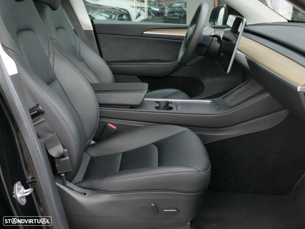 Tesla Model Y Long Range Tração Integral - 29