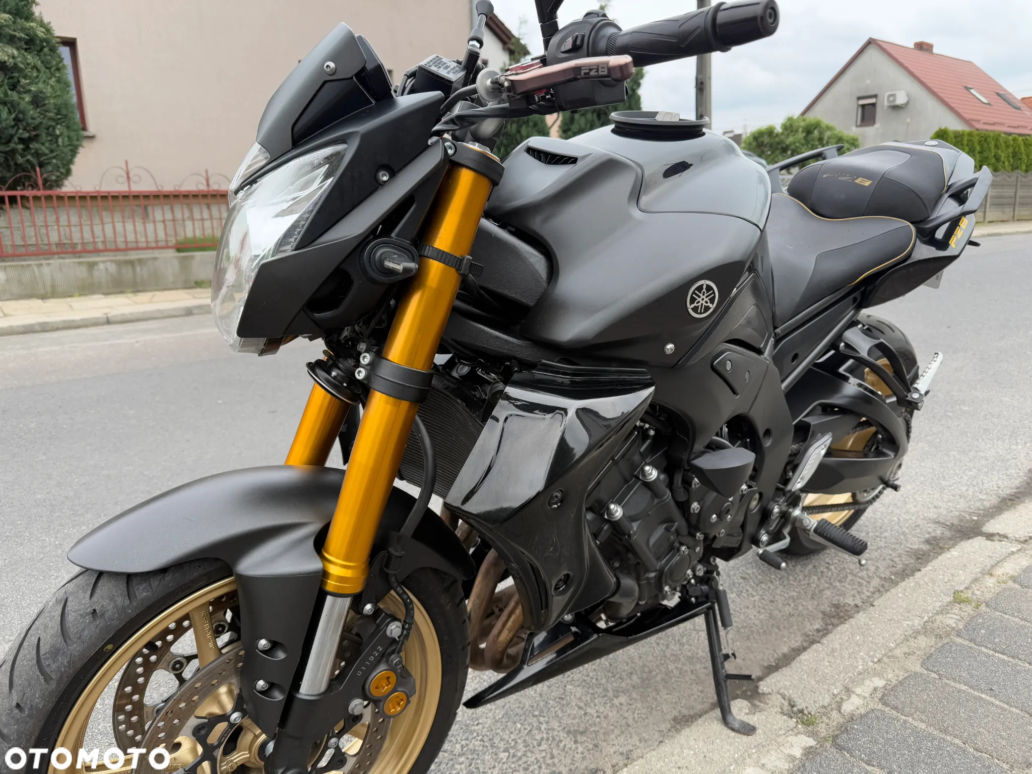 Yamaha FZ8 - 12