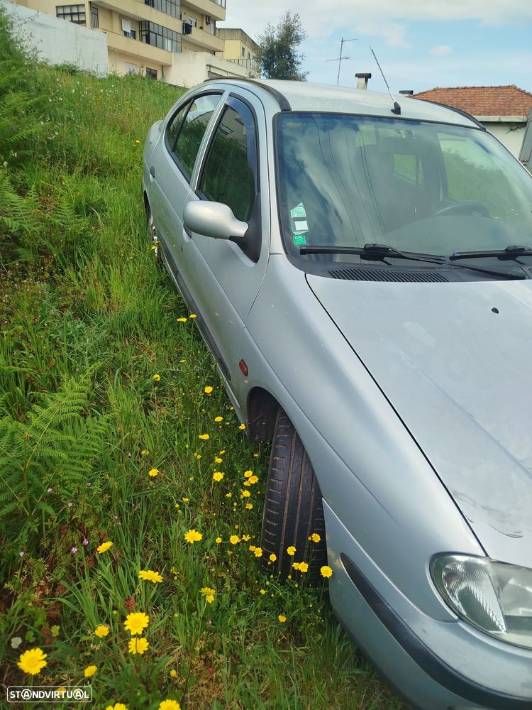 Renault Mégane Classic 1.4 16V RXE AC - 6