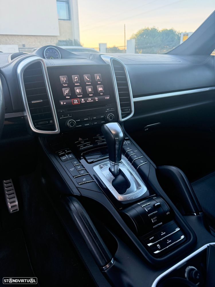 Porsche Cayenne - 18