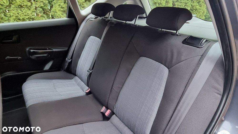 Kia Ceed - 14